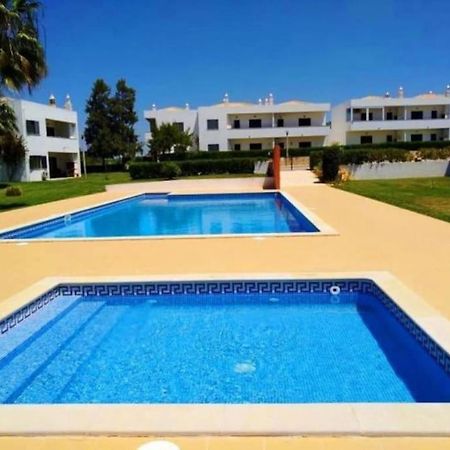 Lake Apartment - Pool And Sea View & Tennis Court & Bbq Pêra Buitenkant foto