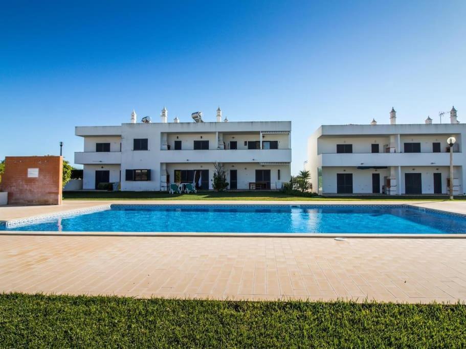 Lake Apartment - Pool And Sea View & Tennis Court & Bbq Pêra Buitenkant foto