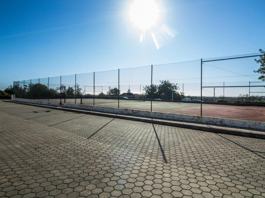 Lake Apartment - Pool And Sea View & Tennis Court & Bbq Pêra Buitenkant foto