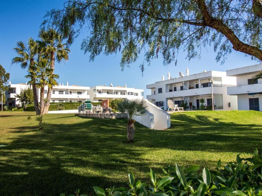 Lake Apartment - Pool And Sea View & Tennis Court & Bbq Pêra Buitenkant foto