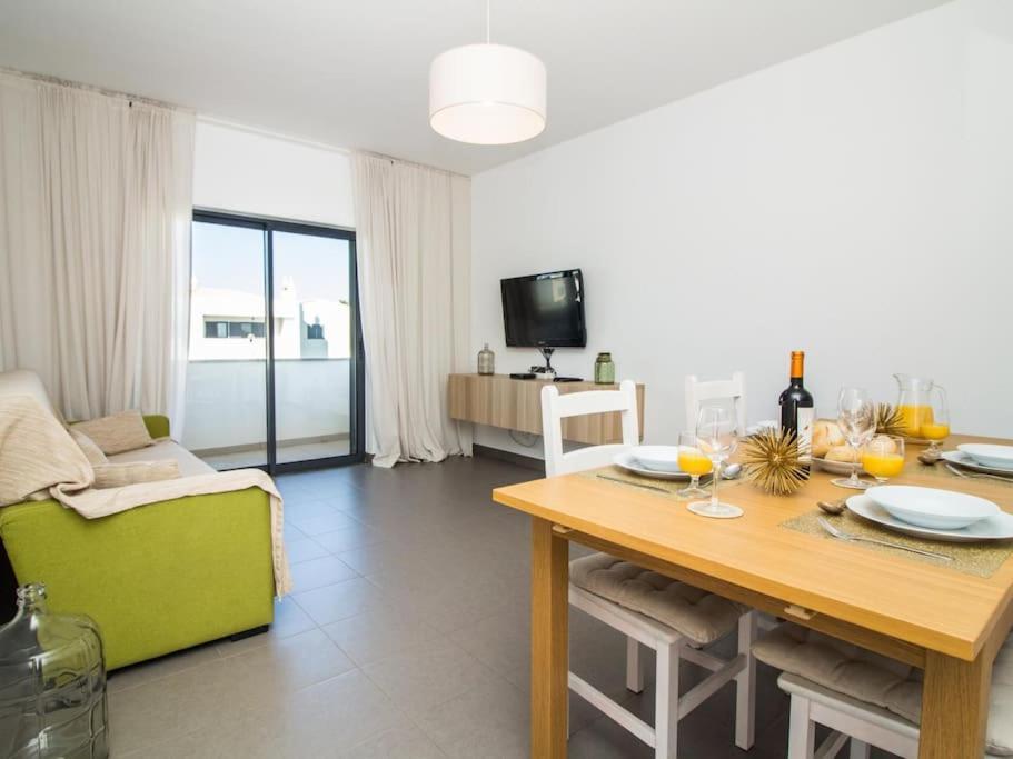 Lake Apartment - Pool And Sea View & Tennis Court & Bbq Pêra Buitenkant foto